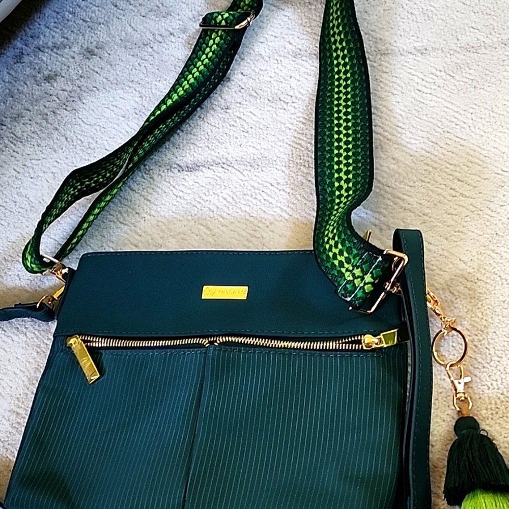 Emerald green  💚 Messenger Bag